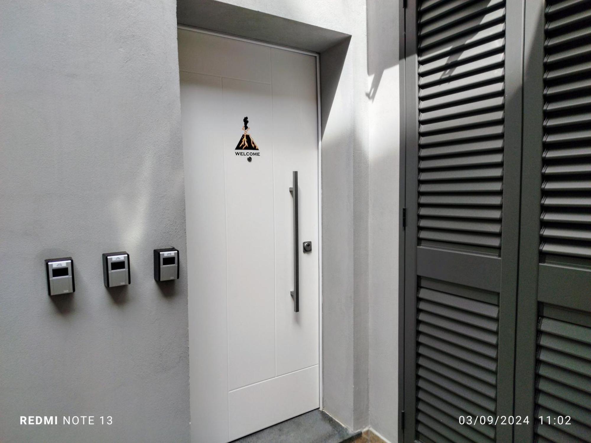 Laviko Holiday House CTA Exterior foto